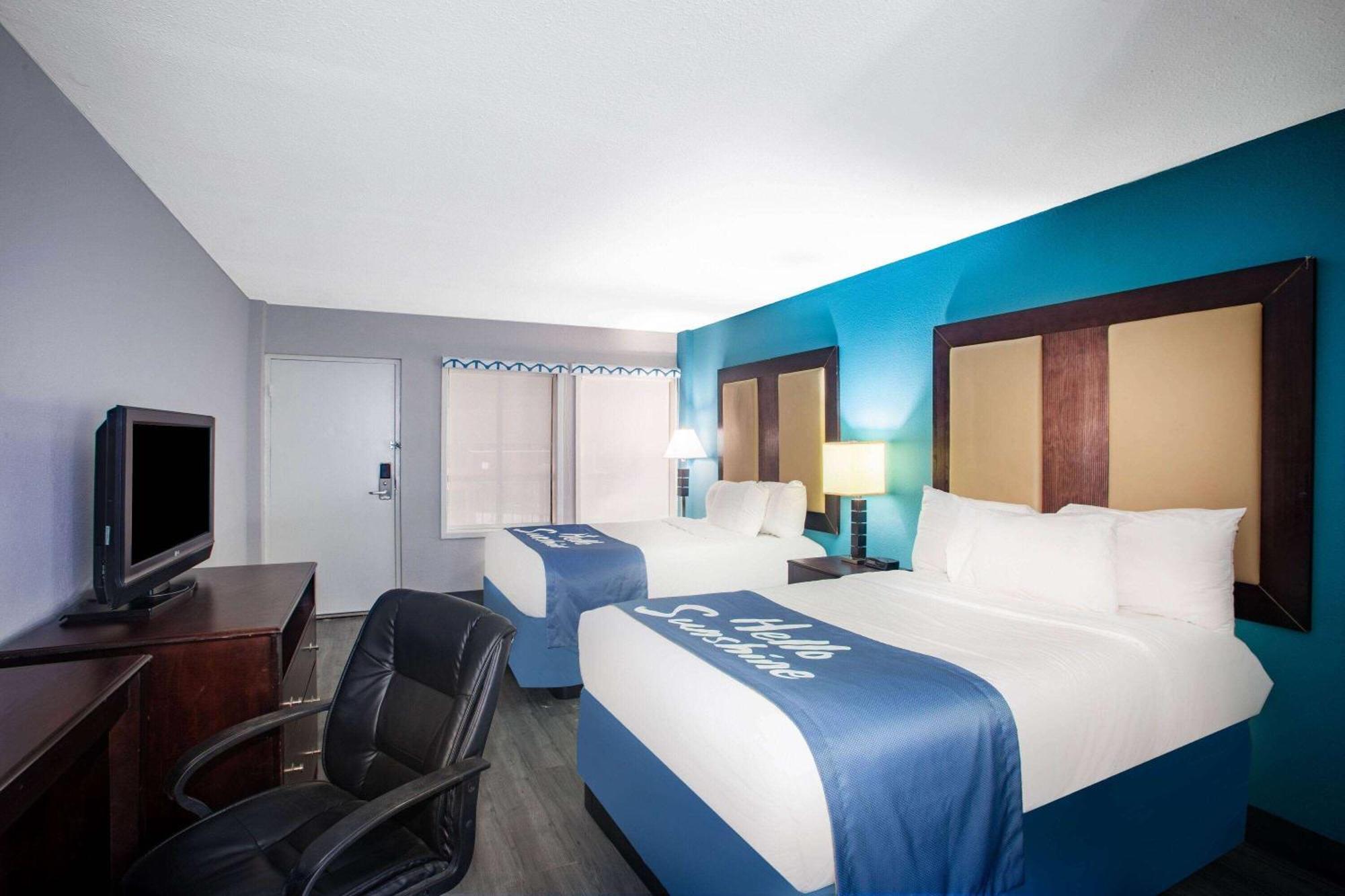 Days Inn By Wyndham Mobile I-65 Exteriör bild